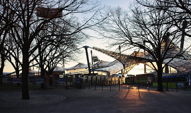 墨重彩的一 墨重彩的一